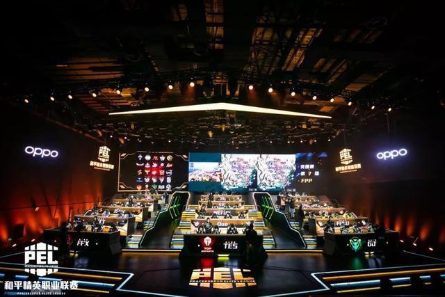 詹姆斯通过 詹姆斯通过